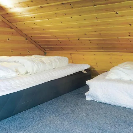 3 Bedroom Gorgeous In Prázdninový dům *